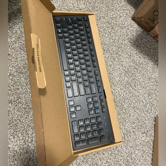 NWT Dell Black Wired Keyboard - Picture 1 of 6